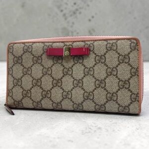 GUCCI GG Supreme Ribbon Zip Around Wallet 😍💗🔥